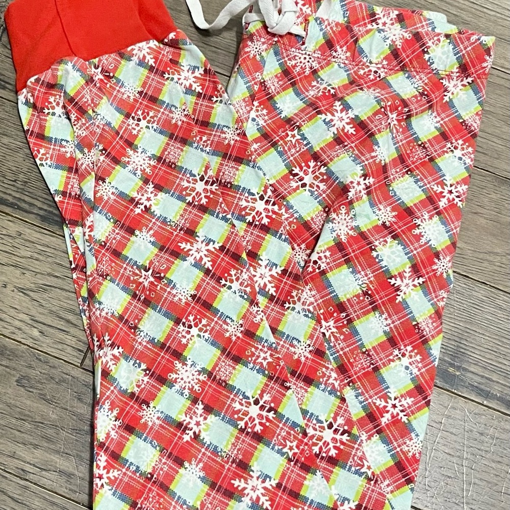 Festive Plaid /snowflake, American girl Pajamas pants size8-10 girls -preloved